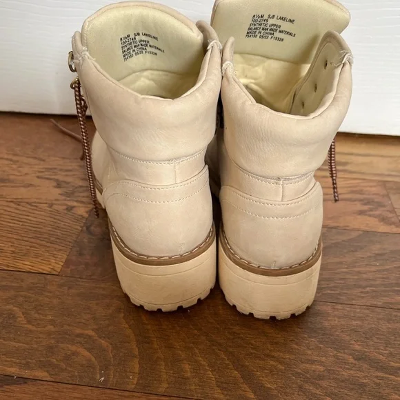 Women's Cream Lace-Up Ankle Boots St John’s Bay Chunky Heel Size 8 1/2 - Picture 10 of 11